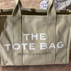 Marc Jacobs Small Traveler Tote